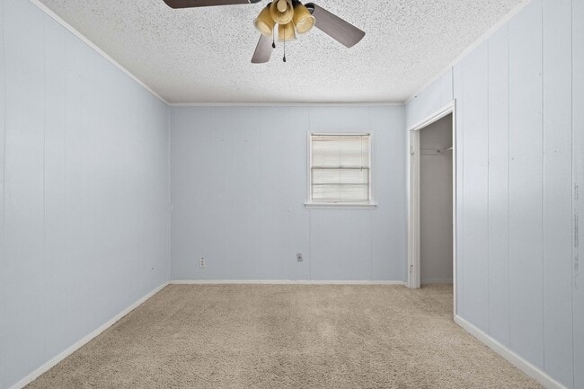 Building Photo - Vintage Home in Medical District *HALF-OFF...