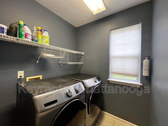 Building Photo - 5775 Crooked Creek Dr