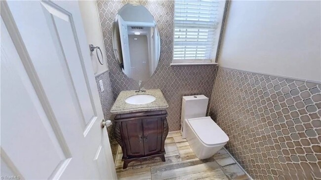 Building Photo - *** READY TO MOVE IN BY FIRST WEEK OF MAY***