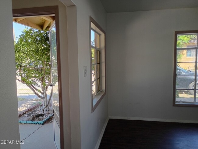 Building Photo - 4704 Clifton Ave