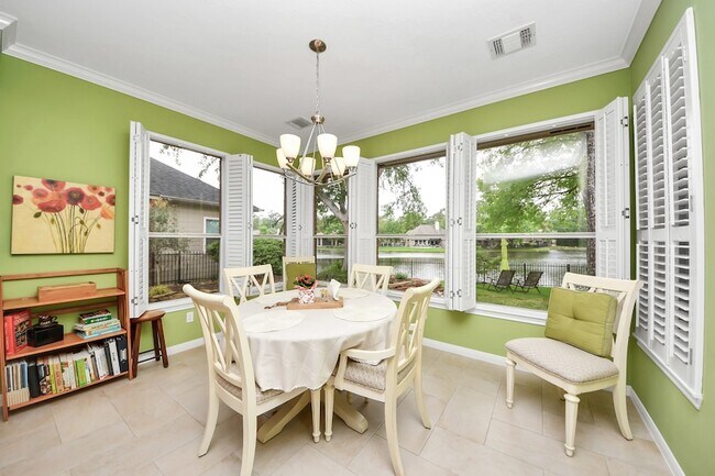 Building Photo - 19 Wild Meadow Ct