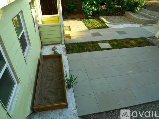 Building Photo - 4523 SW Stevens St