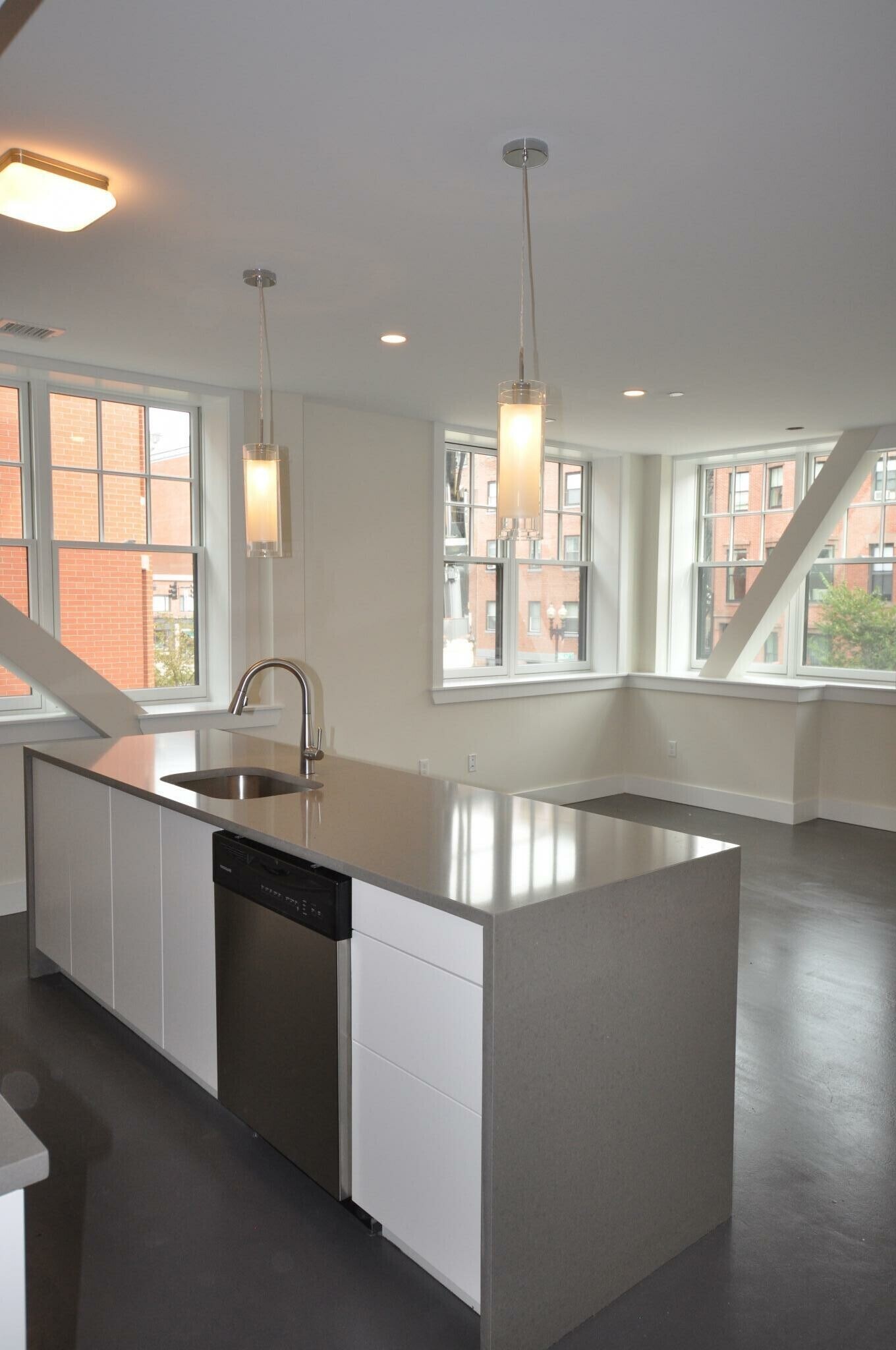 Building Photo - 652 Massachusetts Ave