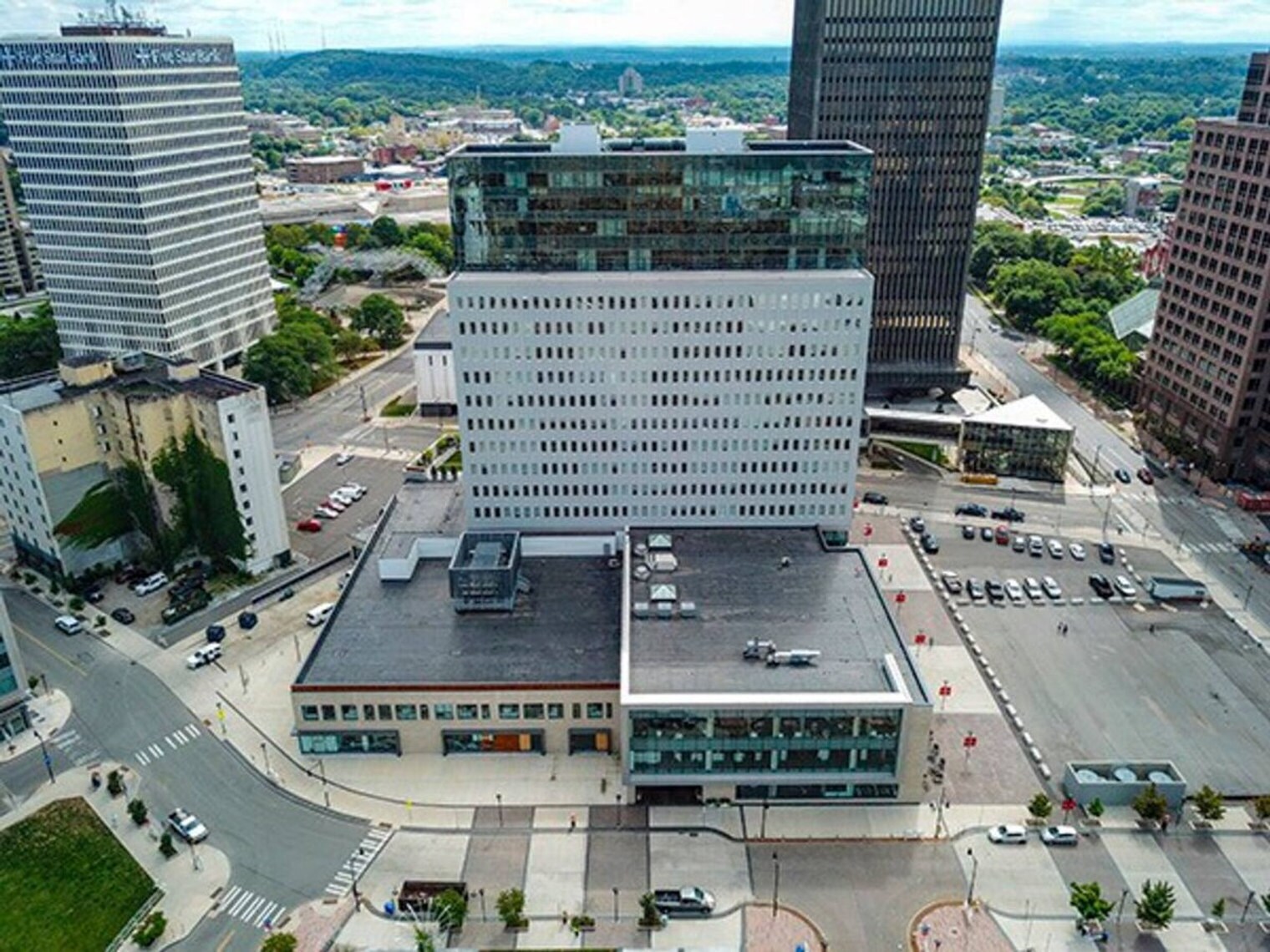 Building Photo - 280 E Broad St
