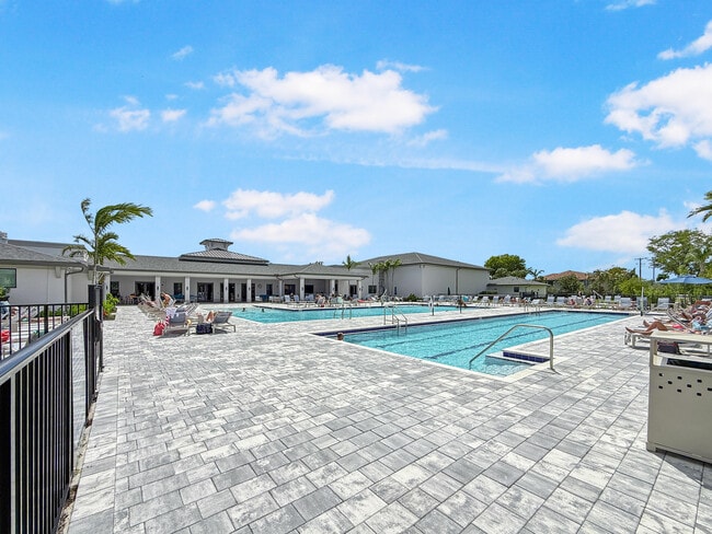 Building Photo - 13586 Sabal Palm Ct