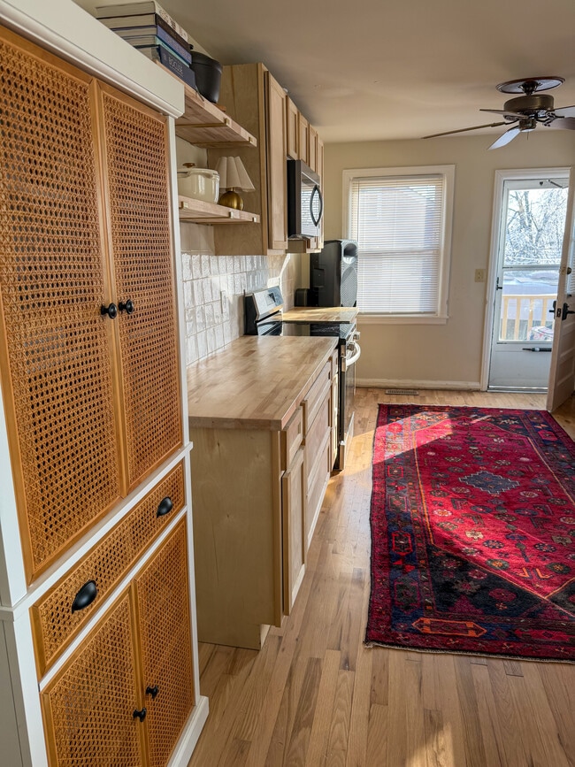 Building Photo - 204 Blanchard Pl