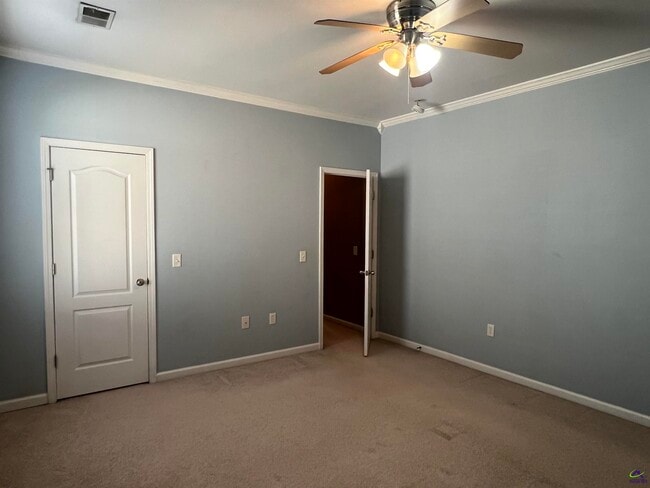 Building Photo - 312 Hearthwood Dr