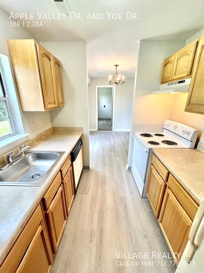 Building Photo - 914 Apple Valley Dr