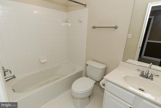 Building Photo - 16942 Chesley Pl