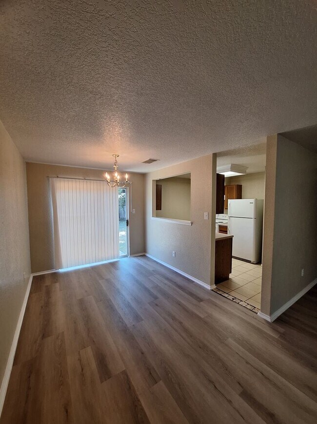 Building Photo - Bridgewood Corner Lot