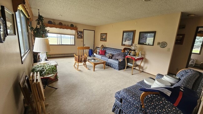 Building Photo - Fully Furnished house on 40 Acres Horse Pr...