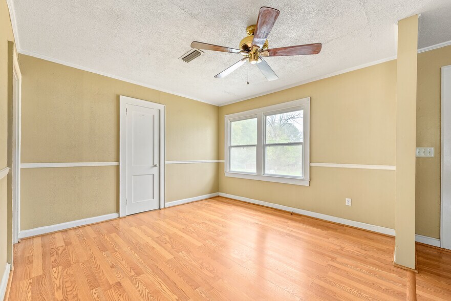 Building Photo - 223 Fair Ave