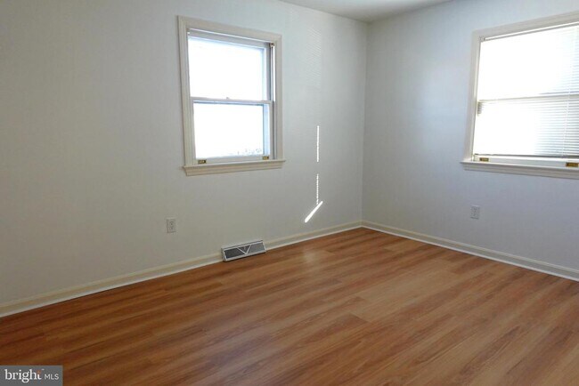 Building Photo - 25 Homestead Dr