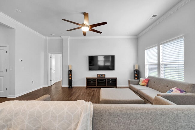 Building Photo - 3429 Longleaf Estates Dr