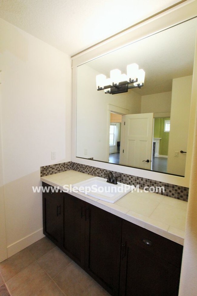 Building Photo - 16298 NW Rosetta St