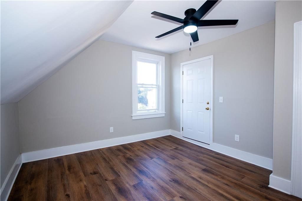 Building Photo - 370 Park Pl