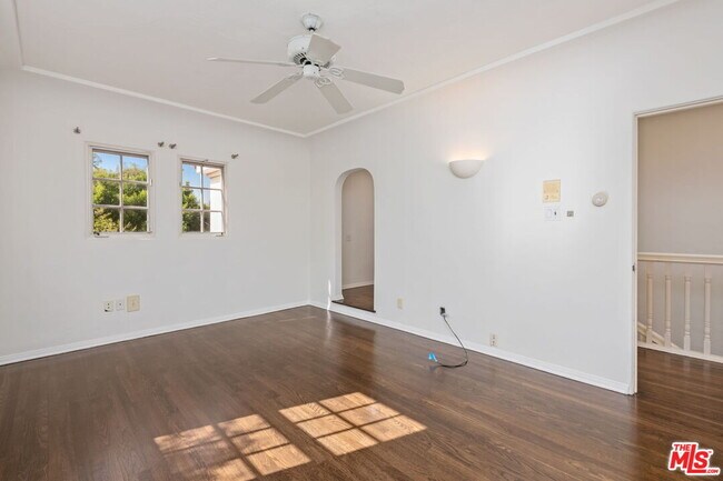 Building Photo - 139 S Anita Ave