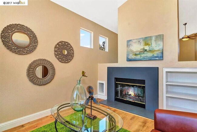 Building Photo - 4724 Cove Ln