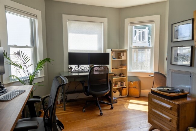 Building Photo - 58 Bromfield St