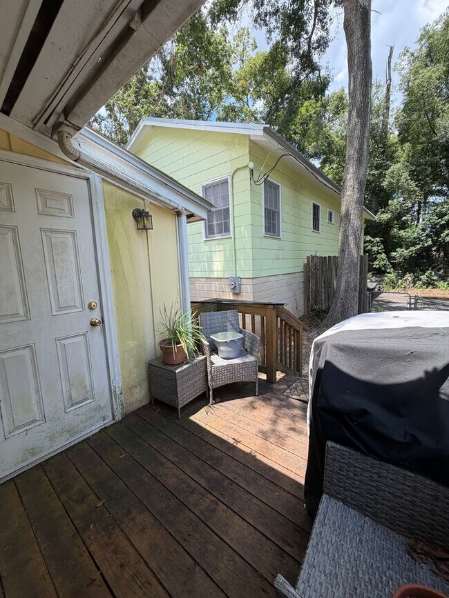 Building Photo - 3/1 Located in the Heart of Tallahassee Florida. Available NOW