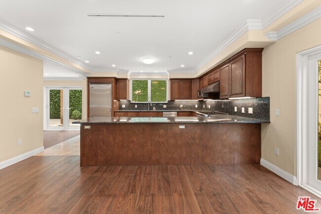 Building Photo - 1630 Bridgeport Dr