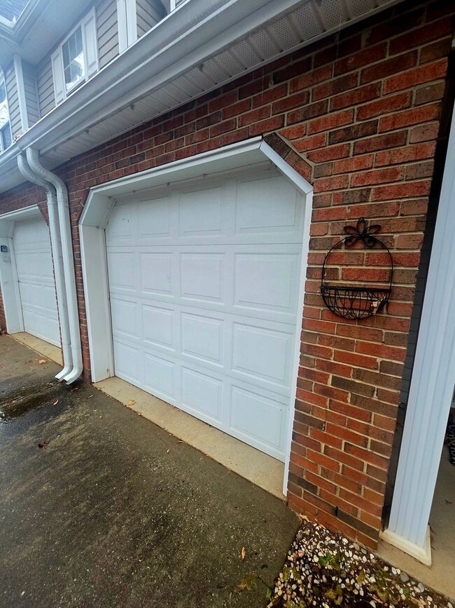 Building Photo - Keswick Place Townhome