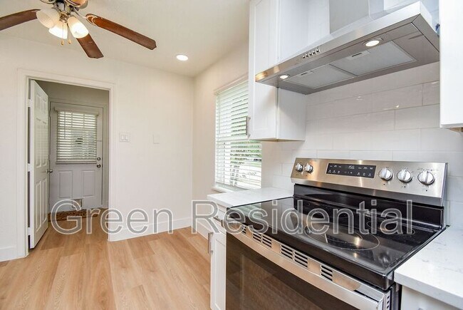 Building Photo - 4947 Cheena Dr