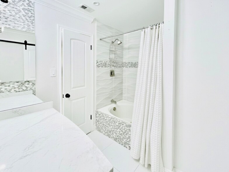 Building Photo - 2127 Encanto Ridge