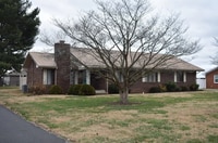 Building Photo - Spacious 3-Bedroom Ranch for Rent in Franklin, KY!