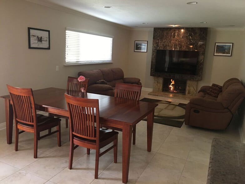 Building Photo - 498 Pierpont Dr