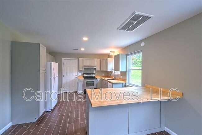 Building Photo - 130 Pleasant Dr