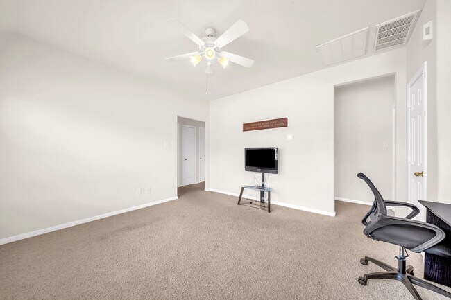 Building Photo - 30 Baccara Pl