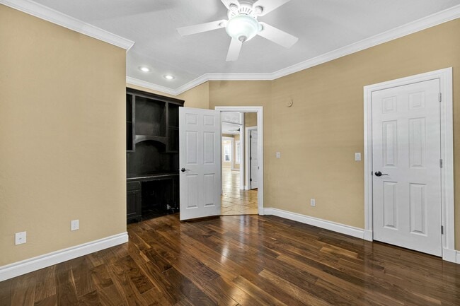 Building Photo - 404 NW 76th- Hot new listing!