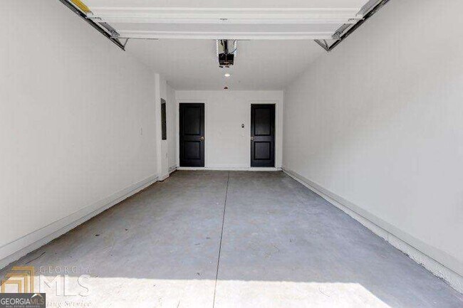 Building Photo - 400 Pratt Dr SE