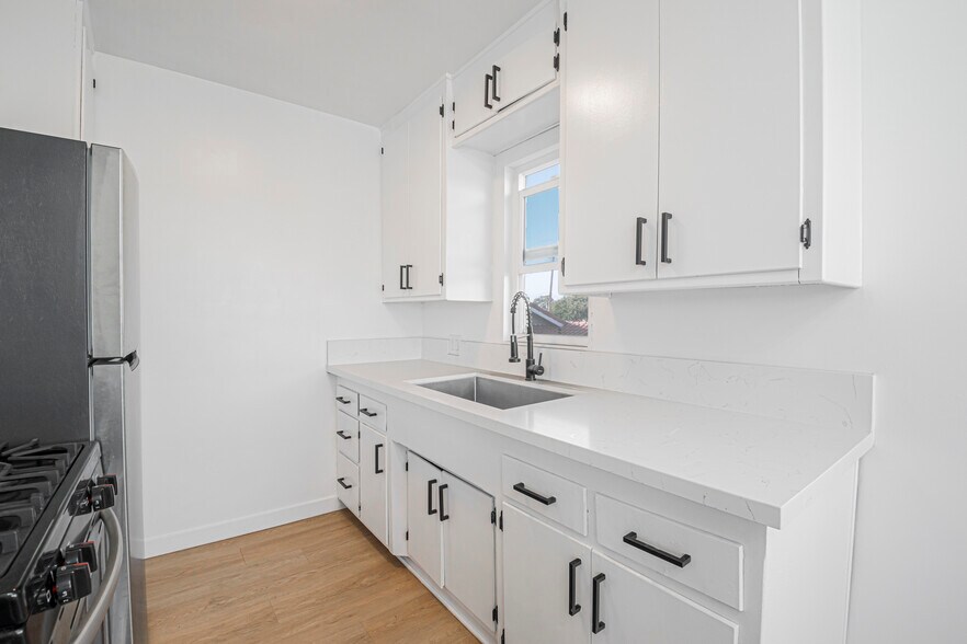 Building Photo - 6315 Cherry Ave