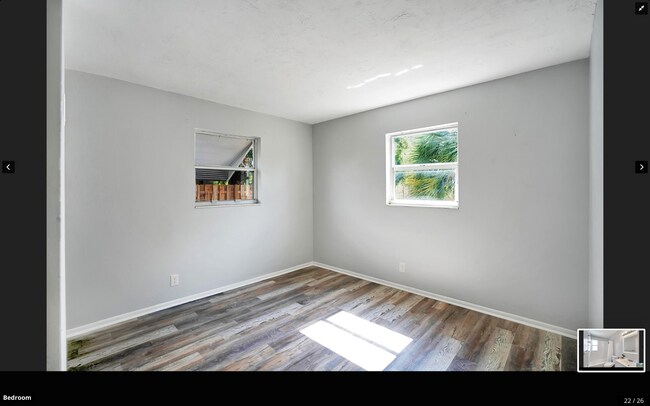 Building Photo - 317 SW 12th Ave