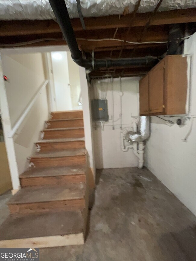 Building Photo - 1430 High Meadow Dr