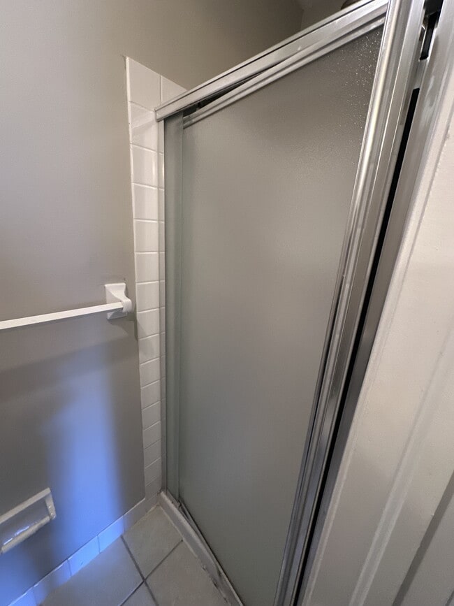 Building Photo - 1155 Charter Oak Ln