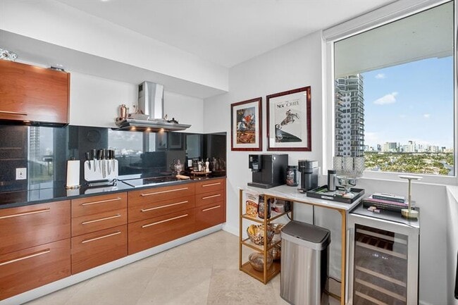 Building Photo - 101 S Fort Lauderdale Beach Blvd