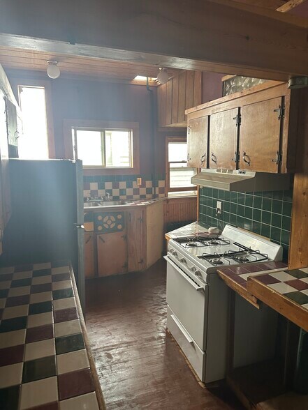 Building Photo - 44 W Van Vechten St