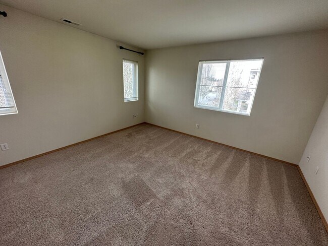 Building Photo - 2125 Bobs Hollow Ln