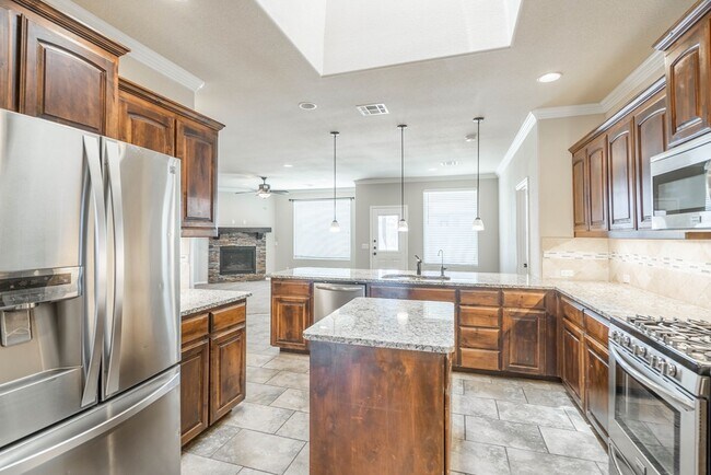 Building Photo - 6969 King Ranch Rd