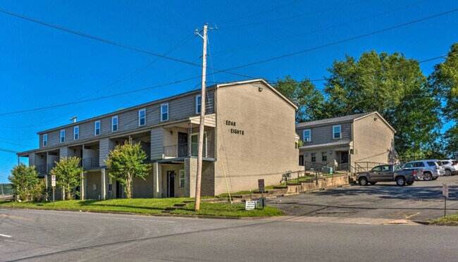 Building Photo - 4015 W 7th St