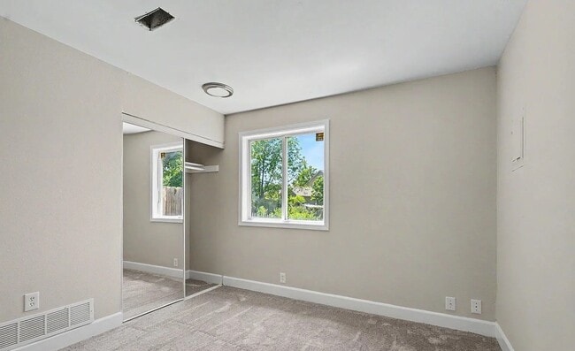 Building Photo - 2527 Morningside Dr