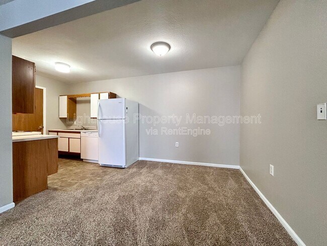 Building Photo - 589 W Randall St