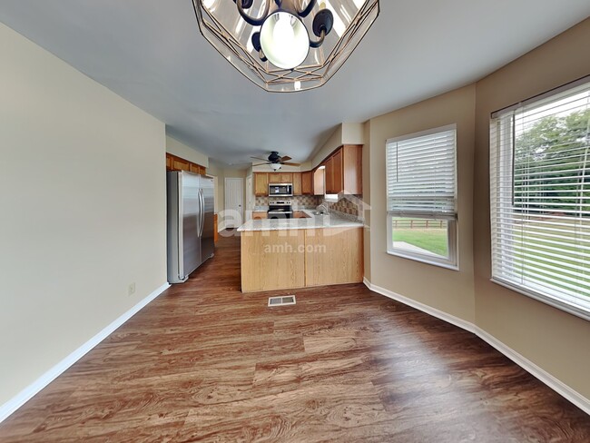 Building Photo - 10550 Williamswoods Dr