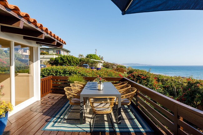 Building Photo - Historic Olde Del Mar Hacienda | Bluff-Fro...