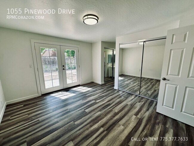 Building Photo - 1055 Pinewood Dr