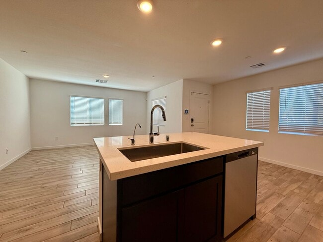 Building Photo - 4 BED 3 BATH 2 CAR GARAGE TOWNHOUSE + LOFT ON CORNER LOT w/ BALCONY