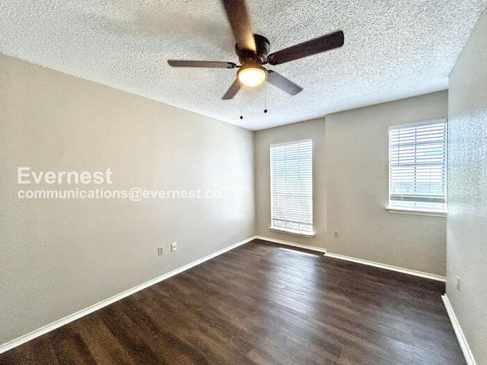 Building Photo - 13923 Conner Downs Dr